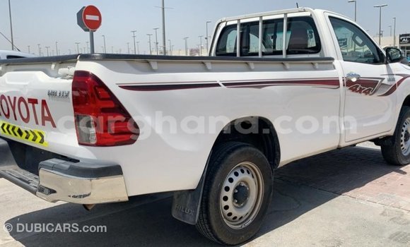 Ra Imported Toyota Hilux funfun Ọkọ̀ in Import - Dubai ni Ashanti Ra Imported Toyota Hilux funfun Ọkọ̀ in Import - Dubai ni Ashanti