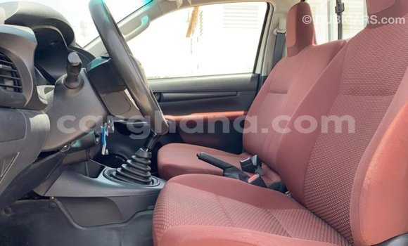 Ra Imported Toyota Hilux funfun Ọkọ̀ in Import - Dubai ni Ashanti Ra Imported Toyota Hilux funfun Ọkọ̀ in Import - Dubai ni Ashanti
