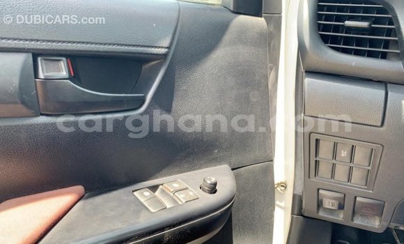 Ra Imported Toyota Hilux funfun Ọkọ̀ in Import - Dubai ni Ashanti Ra Imported Toyota Hilux funfun Ọkọ̀ in Import - Dubai ni Ashanti