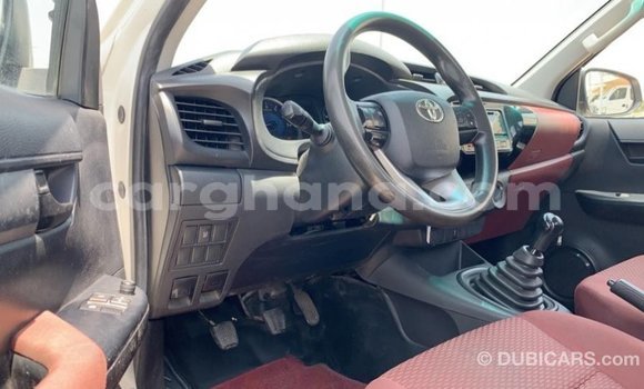Ra Imported Toyota Hilux funfun Ọkọ̀ in Import - Dubai ni Ashanti Ra Imported Toyota Hilux funfun Ọkọ̀ in Import - Dubai ni Ashanti