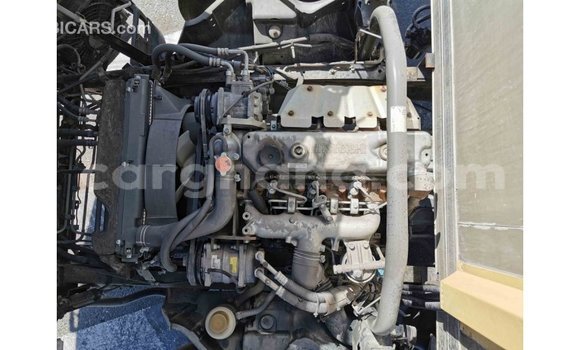 Ra Imported Mitsubishi Carisma funfun Ọkọ̀ in Import - Dubai ni Ashanti Ra Imported Mitsubishi Carisma funfun Ọkọ̀ in Import - Dubai ni Ashanti