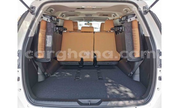 Sayi Imported Toyota Fortuner White Mota in Import - Dubai a Ashanti Sayi Imported Toyota Fortuner White Mota in Import - Dubai a Ashanti