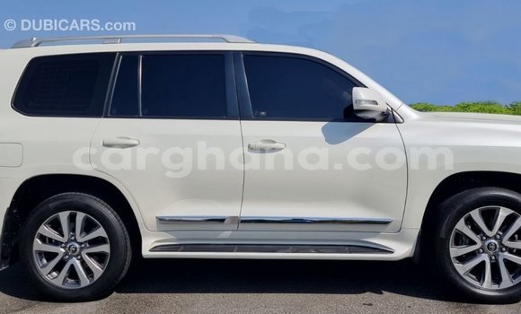 Ra Imported Toyota Land Cruiser funfun Ọkọ̀ in Import - Dubai ni Ashanti Ra Imported Toyota Land Cruiser funfun Ọkọ̀ in Import - Dubai ni Ashanti