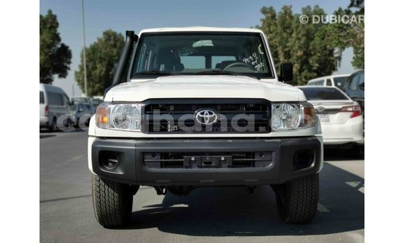 Sayi Imported Toyota Land Cruiser White Mota in Import - Dubai a Ashanti Sayi Imported Toyota Land Cruiser White Mota in Import - Dubai a Ashanti