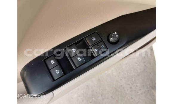 Ra Imported Toyota Camry funfun Ọkọ̀ in Import - Dubai ni Ashanti Ra Imported Toyota Camry funfun Ọkọ̀ in Import - Dubai ni Ashanti