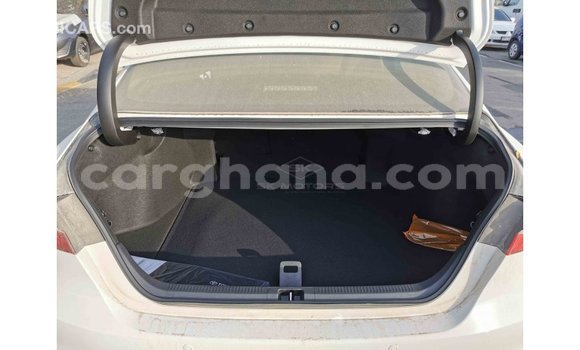Ra Imported Toyota Camry funfun Ọkọ̀ in Import - Dubai ni Ashanti Ra Imported Toyota Camry funfun Ọkọ̀ in Import - Dubai ni Ashanti