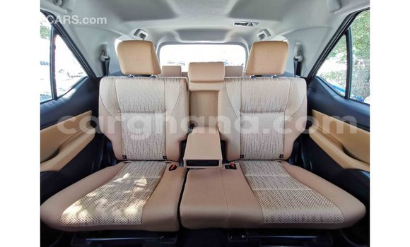 Sayi Imported Toyota Fortuner White Mota in Import - Dubai a Ashanti Sayi Imported Toyota Fortuner White Mota in Import - Dubai a Ashanti