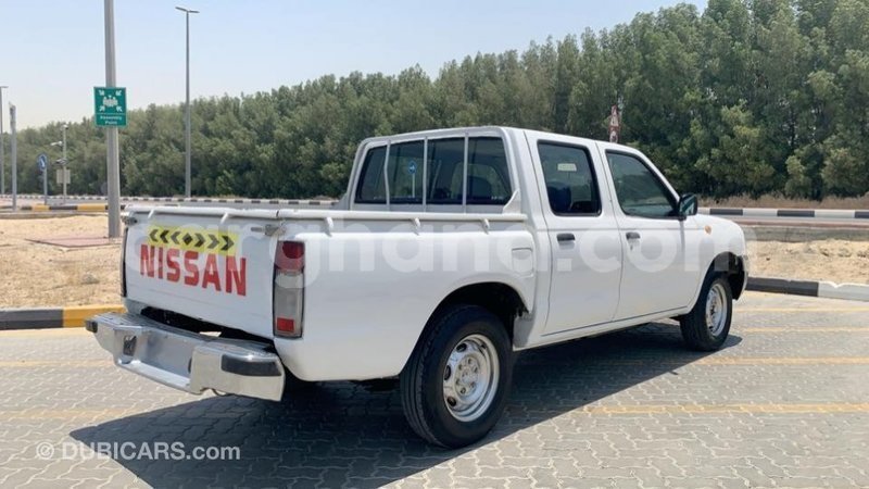 Big with watermark nissan pickup ashanti import dubai 26920