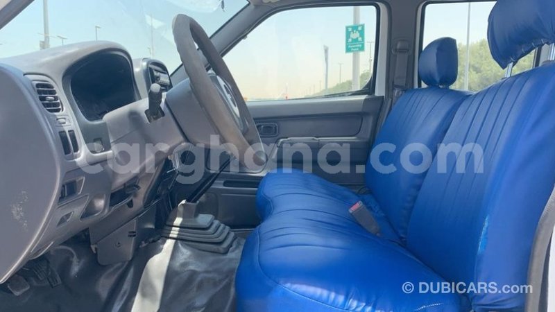 Big with watermark nissan pickup ashanti import dubai 26920