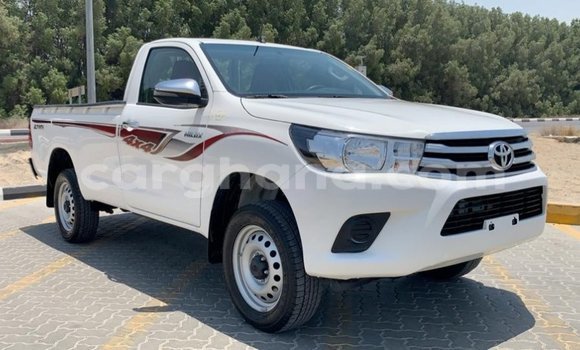 Sayi Imported Toyota Hilux White Mota in Import - Dubai a Ashanti Sayi Imported Toyota Hilux White Mota in Import - Dubai a Ashanti