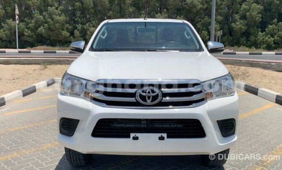 Sayi Imported Toyota Hilux White Mota in Import - Dubai a Ashanti Sayi Imported Toyota Hilux White Mota in Import - Dubai a Ashanti