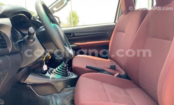 Sayi Imported Toyota Hilux White Mota in Import - Dubai a Ashanti Sayi Imported Toyota Hilux White Mota in Import - Dubai a Ashanti