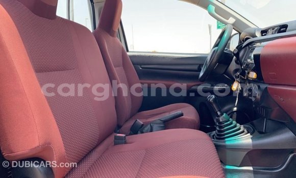 Sayi Imported Toyota Hilux White Mota in Import - Dubai a Ashanti Sayi Imported Toyota Hilux White Mota in Import - Dubai a Ashanti