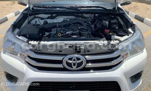 Sayi Imported Toyota Hilux White Mota in Import - Dubai a Ashanti Sayi Imported Toyota Hilux White Mota in Import - Dubai a Ashanti