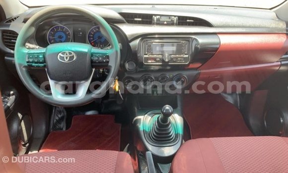 Sayi Imported Toyota Hilux White Mota in Import - Dubai a Ashanti Sayi Imported Toyota Hilux White Mota in Import - Dubai a Ashanti