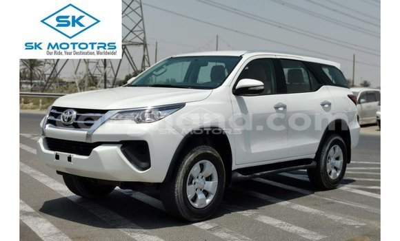 Ra Imported Toyota Land Cruiser funfun Ọkọ̀ in Import - Dubai ni Ashanti Ra Imported Toyota Land Cruiser funfun Ọkọ̀ in Import - Dubai ni Ashanti