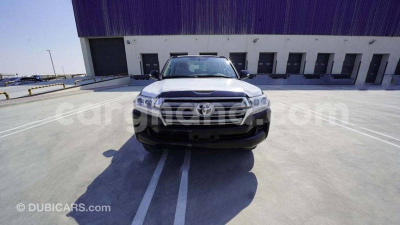 Big with watermark toyota land cruiser ashanti import dubai 26943