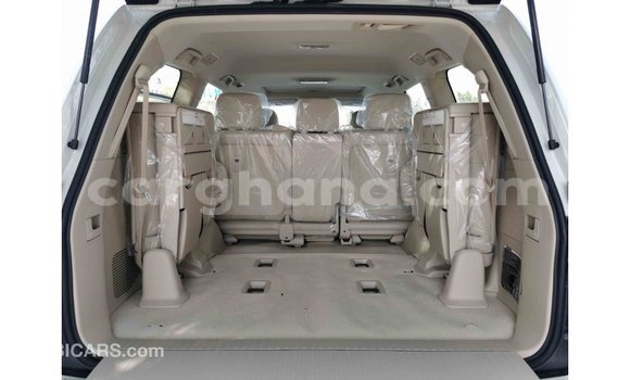 Sayi Imported Toyota Land Cruiser White Mota in Import - Dubai a Ashanti Sayi Imported Toyota Land Cruiser White Mota in Import - Dubai a Ashanti