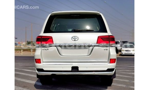 Buy Import Toyota Land Cruiser White Car in Import - Dubai in Ashanti Buy Import Toyota Land Cruiser White Car in Import - Dubai in Ashanti