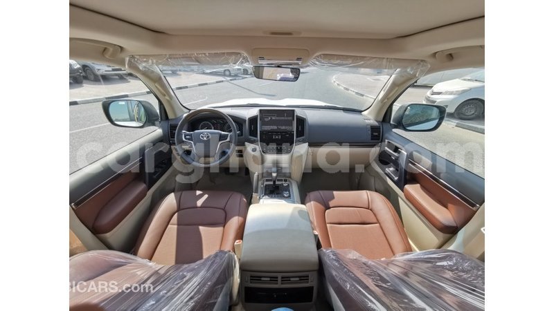 Big with watermark toyota land cruiser ashanti import dubai 26988