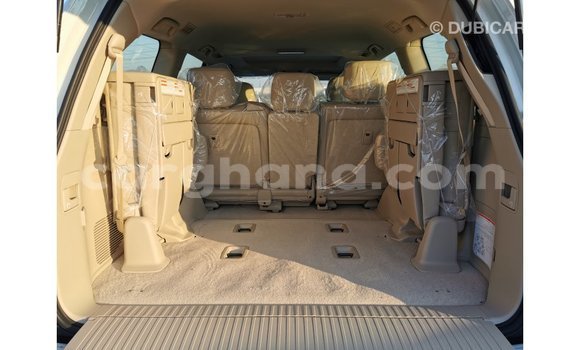 Buy Import Toyota Land Cruiser White Car in Import - Dubai in Ashanti Buy Import Toyota Land Cruiser White Car in Import - Dubai in Ashanti
