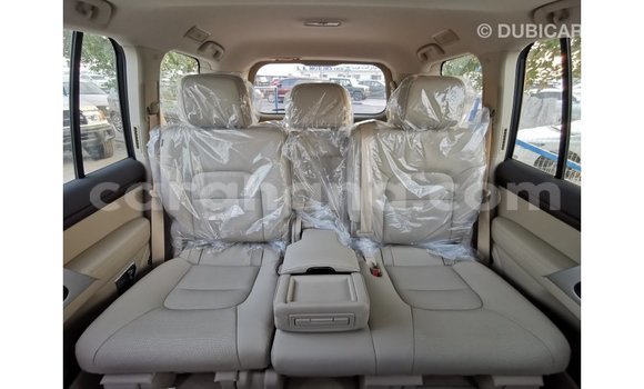 Sayi Imported Toyota Land Cruiser White Mota in Import - Dubai a Ashanti Sayi Imported Toyota Land Cruiser White Mota in Import - Dubai a Ashanti