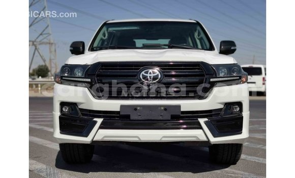 Sayi Imported Toyota Land Cruiser White Mota in Import - Dubai a Ashanti Sayi Imported Toyota Land Cruiser White Mota in Import - Dubai a Ashanti