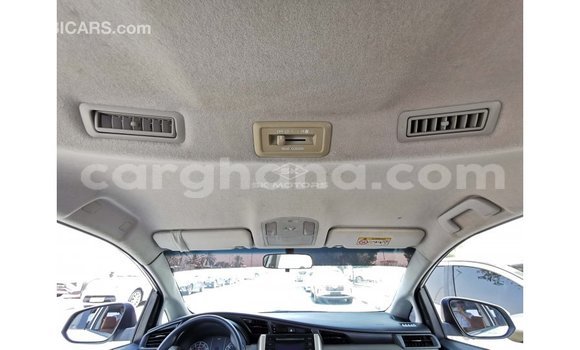 Sayi Imported Toyota Innova White Mota in Import - Dubai a Ashanti Sayi Imported Toyota Innova White Mota in Import - Dubai a Ashanti
