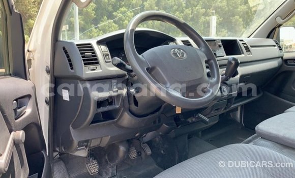 Ra Imported Toyota Hiace funfun Ọkọ̀ in Import - Dubai ni Ashanti Ra Imported Toyota Hiace funfun Ọkọ̀ in Import - Dubai ni Ashanti