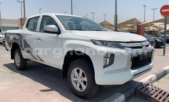 Buy Import Mitsubishi L200 White Car in Import - Dubai in Ashanti Buy Import Mitsubishi L200 White Car in Import - Dubai in Ashanti