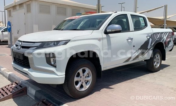 Buy Import Mitsubishi L200 White Car in Import - Dubai in Ashanti Buy Import Mitsubishi L200 White Car in Import - Dubai in Ashanti