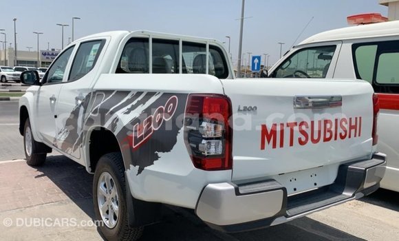 Buy Import Mitsubishi L200 White Car in Import - Dubai in Ashanti Buy Import Mitsubishi L200 White Car in Import - Dubai in Ashanti
