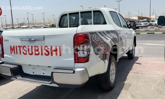 Buy Import Mitsubishi L200 White Car in Import - Dubai in Ashanti Buy Import Mitsubishi L200 White Car in Import - Dubai in Ashanti