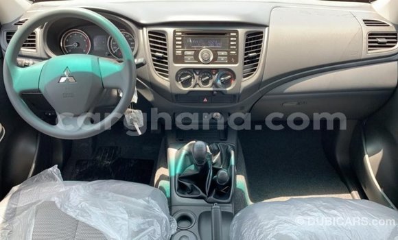 Buy Import Mitsubishi L200 White Car in Import - Dubai in Ashanti Buy Import Mitsubishi L200 White Car in Import - Dubai in Ashanti