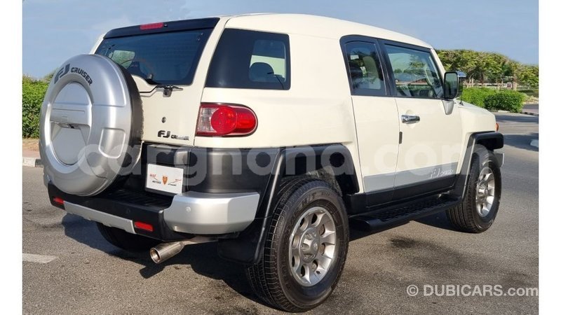 Big with watermark toyota fj cruiser ashanti import dubai 27027