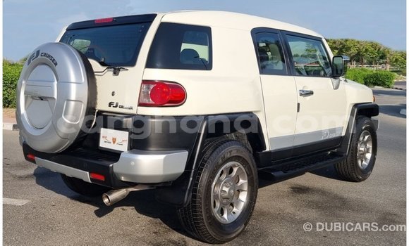 Buy Import Toyota FJ Cruiser White Car in Import - Dubai in Ashanti Buy Import Toyota FJ Cruiser White Car in Import - Dubai in Ashanti