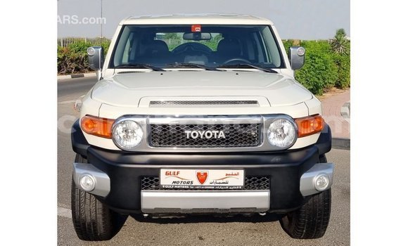 Buy Import Toyota FJ Cruiser White Car in Import - Dubai in Ashanti Buy Import Toyota FJ Cruiser White Car in Import - Dubai in Ashanti
