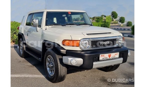 Buy Import Toyota FJ Cruiser White Car in Import - Dubai in Ashanti Buy Import Toyota FJ Cruiser White Car in Import - Dubai in Ashanti
