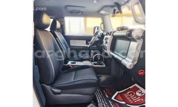 Buy Import Toyota FJ Cruiser White Car in Import - Dubai in Ashanti Buy Import Toyota FJ Cruiser White Car in Import - Dubai in Ashanti