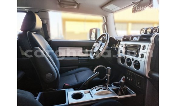 Buy Import Toyota FJ Cruiser White Car in Import - Dubai in Ashanti Buy Import Toyota FJ Cruiser White Car in Import - Dubai in Ashanti
