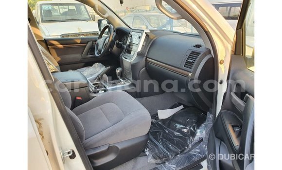 Buy Import Toyota Land Cruiser White Car in Import - Dubai in Ashanti Buy Import Toyota Land Cruiser White Car in Import - Dubai in Ashanti