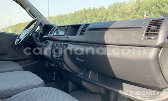 Sayi Imported Toyota Hiace White Mota in Import - Dubai a Ashanti Sayi Imported Toyota Hiace White Mota in Import - Dubai a Ashanti