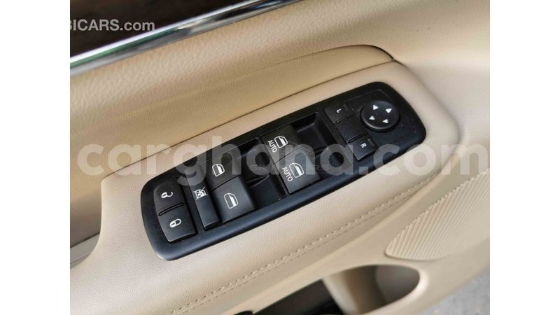 Big with watermark jeep grand cherokee ashanti import dubai 27047