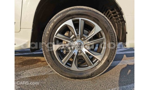 Buy Import Toyota Land Cruiser White Car in Import - Dubai in Ashanti Buy Import Toyota Land Cruiser White Car in Import - Dubai in Ashanti