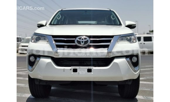 Ra Imported Toyota Fortuner funfun Ọkọ̀ in Import - Dubai ni Ashanti Ra Imported Toyota Fortuner funfun Ọkọ̀ in Import - Dubai ni Ashanti