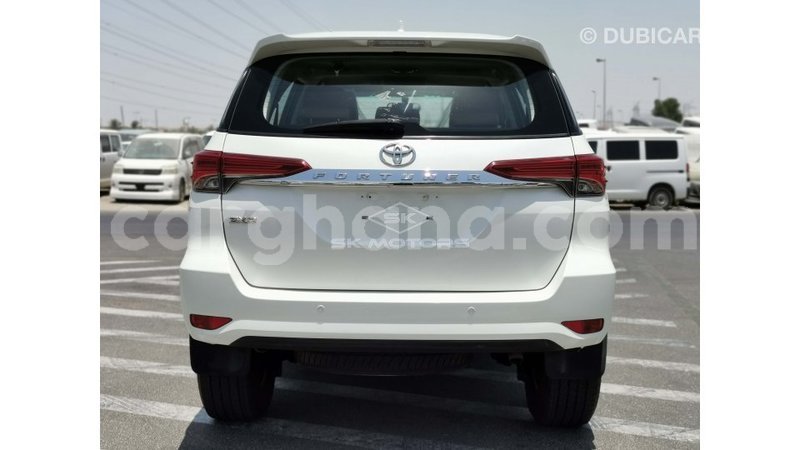 Big with watermark toyota fortuner ashanti import dubai 27058