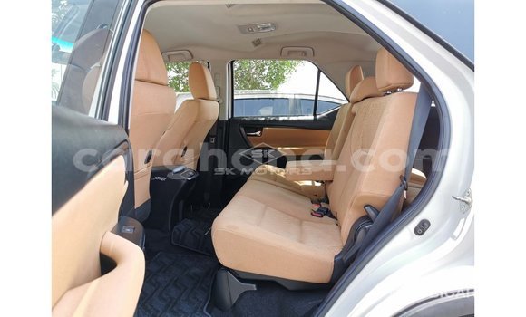 Ra Imported Toyota Fortuner funfun Ọkọ̀ in Import - Dubai ni Ashanti Ra Imported Toyota Fortuner funfun Ọkọ̀ in Import - Dubai ni Ashanti