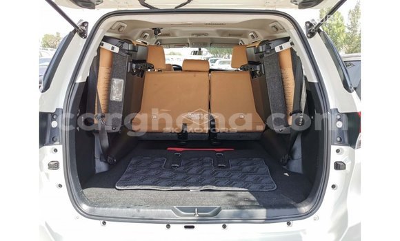 Ra Imported Toyota Fortuner funfun Ọkọ̀ in Import - Dubai ni Ashanti Ra Imported Toyota Fortuner funfun Ọkọ̀ in Import - Dubai ni Ashanti