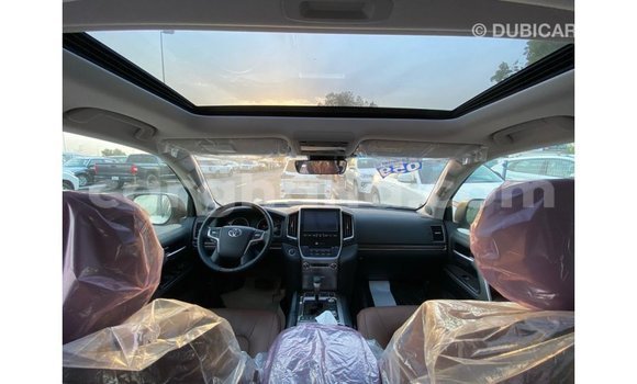 Sayi Imported Toyota Land Cruiser White Mota in Import - Dubai a Ashanti Sayi Imported Toyota Land Cruiser White Mota in Import - Dubai a Ashanti