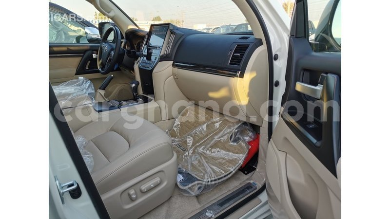 Big with watermark toyota land cruiser ashanti import dubai 27065